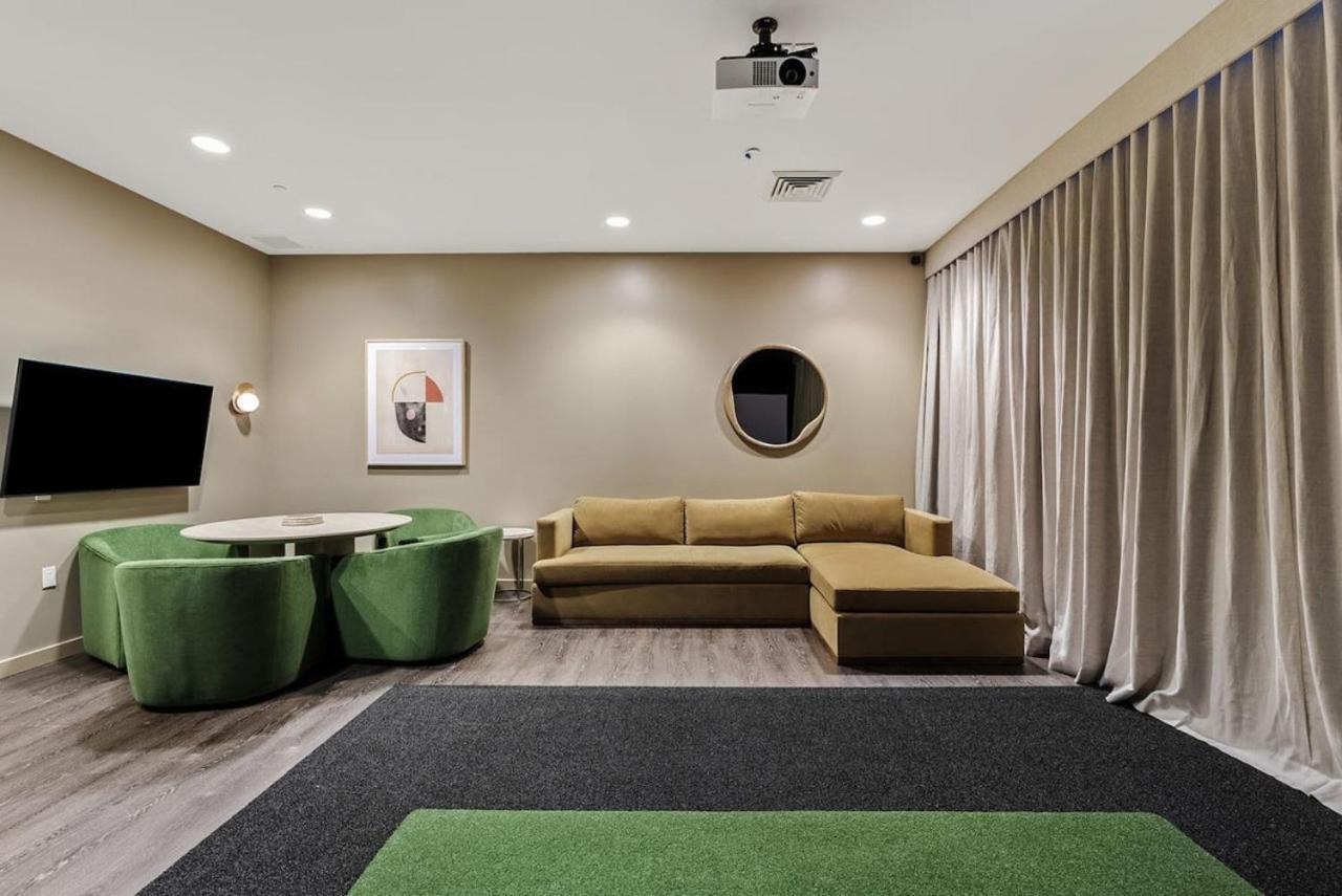 Lejlighed Luxury 28th Floor High Rise, Gym, Parking, Pool, Golf Phoenix
