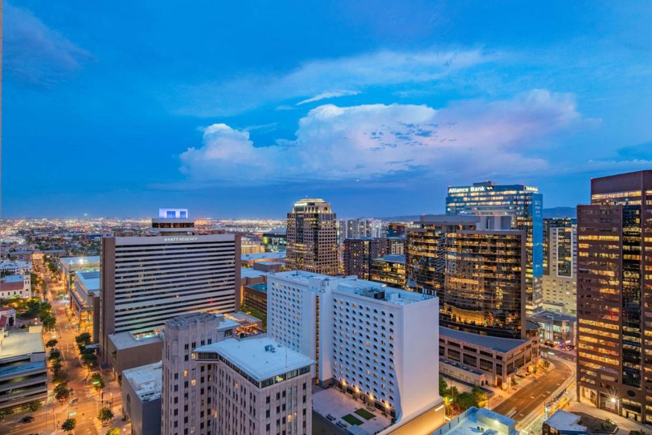 Luxury 28th Floor High Rise, Gym, Parking, Pool, Golf Lejlighed Phoenix